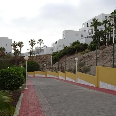Lux Marbella 아데제