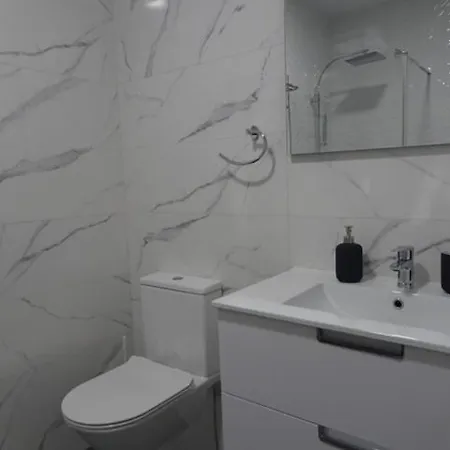 Lux Marbella 아데제